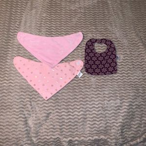Lot of three bibs